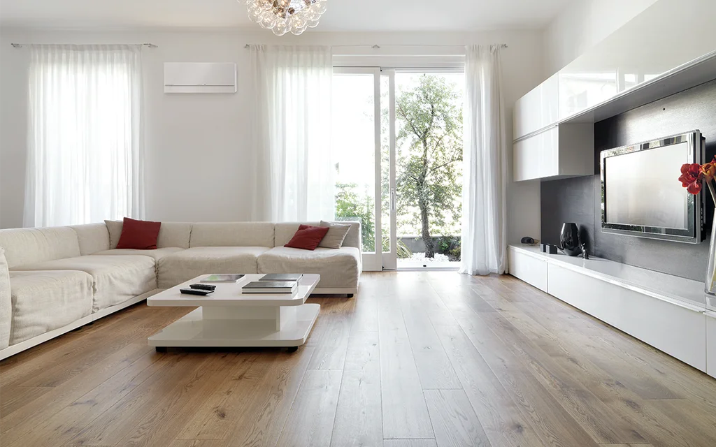 Sienas rekuperators Mitsubishi Electric Lossnay VL-80U5-E uzstādīts istabā